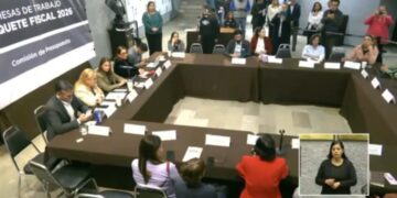 Participan maestros jubilados en mesa de trabajo de la Comisión de Presupuesto del Congreso local