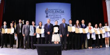 Reconoce UANL a universitarios por su compromiso social y voluntariado
