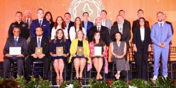 Otorgan a investigadores de la UANL premio estatal de ciencia y tecnología