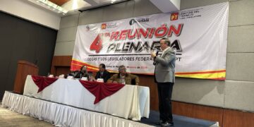 Destaca Marcelo Ebrard crecimiento sostenido de México ante diputados del PT