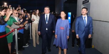 Le llueven rechiflas a Samuel; industriales contra MC