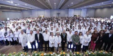 Se integran a IMSS de Nuevo León 400 médicos especialistas