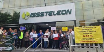 Exigen diputados a gobierno estatal pago a los 15 mil maestros jubilados