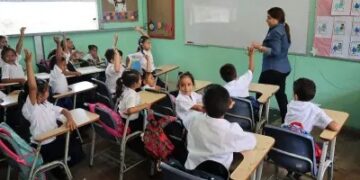 EL MUNDIAL AL CENTRO, LA EDUCACIÓN A LA PERIFERIA