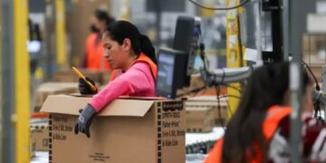 Aumentan empleos afiliados al IMSS y remesas