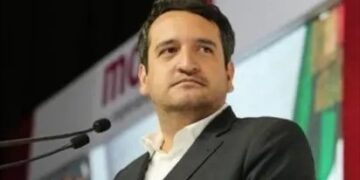 Deja Andrés Manuel López Beltrán cargo en Morena para buscar candidatura a diputado federal