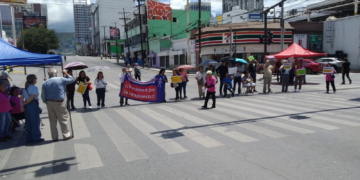 Tras bloqueo de avenidas de maestros jubilados, Isssteleón entregará respuesta el 25 de junio