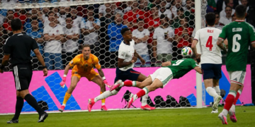Inglaterra 3, México 2: otro duro golpe de realidad