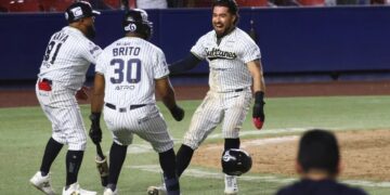 Sultanes logran vibrante triunfo en 14 entradas sobre Caliente