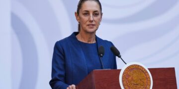 Mantiene Sheinbaum alta aprobación en encuestas