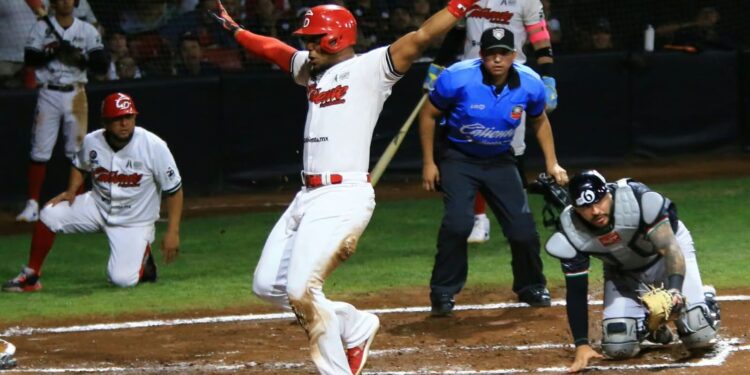Con paliza Caliente empata Playoff a Sultanes
