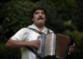 Convocan a elaborar Escultura en homenaje al “Rebelde de la Acordeón” Celso Piña