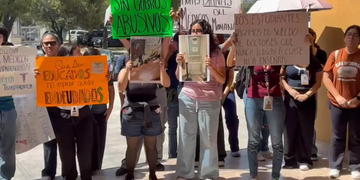 Protestan estudiantes de Medicina y FIME por deficiencias en instalaciones y altos cobros académicos