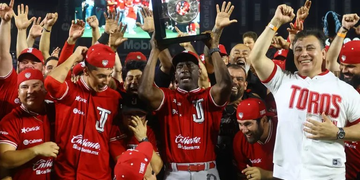 Faena de Toros y eliminan a Sultanes para avanzar a la Serie del Rey